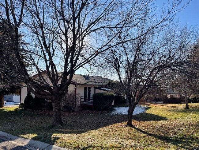 Building Photo - Spacious House on the Northeast Bench in Orem