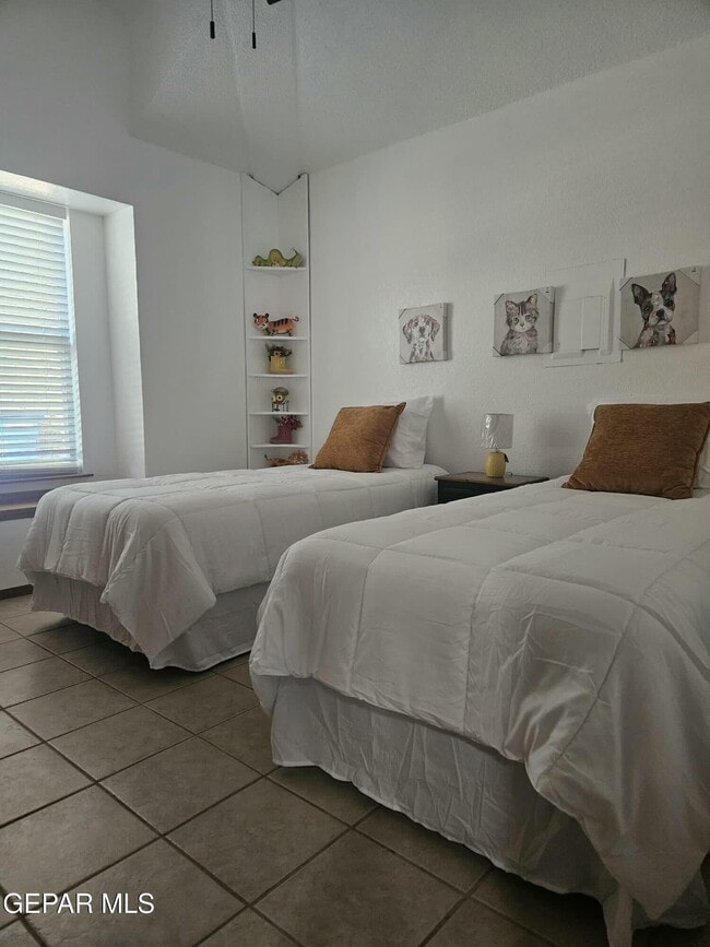 Building Photo - 5936 Oleaster Dr