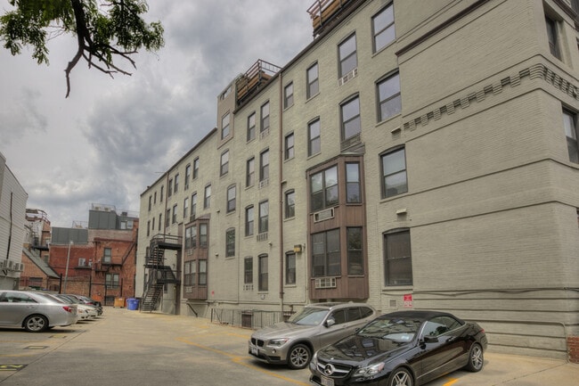 Building Photo - One-Bedroom in Adams Morgan! Parking Spot ...