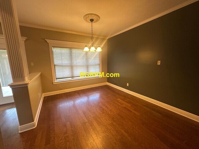 Building Photo - 4 BD 2 BA