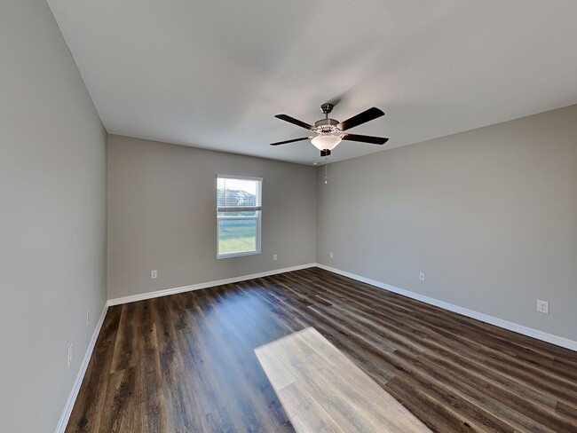 Building Photo - 515 SW 21St Ln
