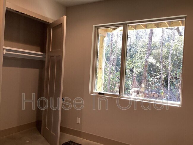 Building Photo - 170 Mountain Laurel Ln