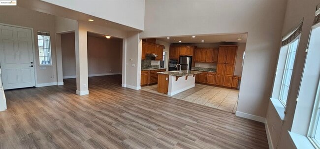 Building Photo - 1876 Tarragon Dr