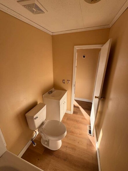 Building Photo - 4727 Julious Ln