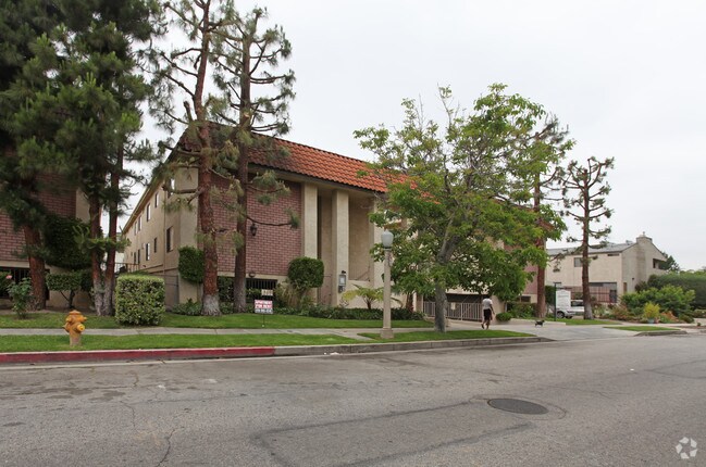 Building Photo - Agnes Apartments