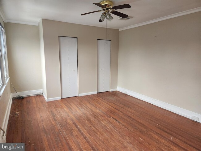 Building Photo - 132 S Broadway