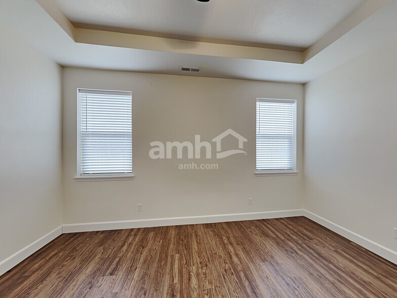 Building Photo - 426 E Sicily Dr