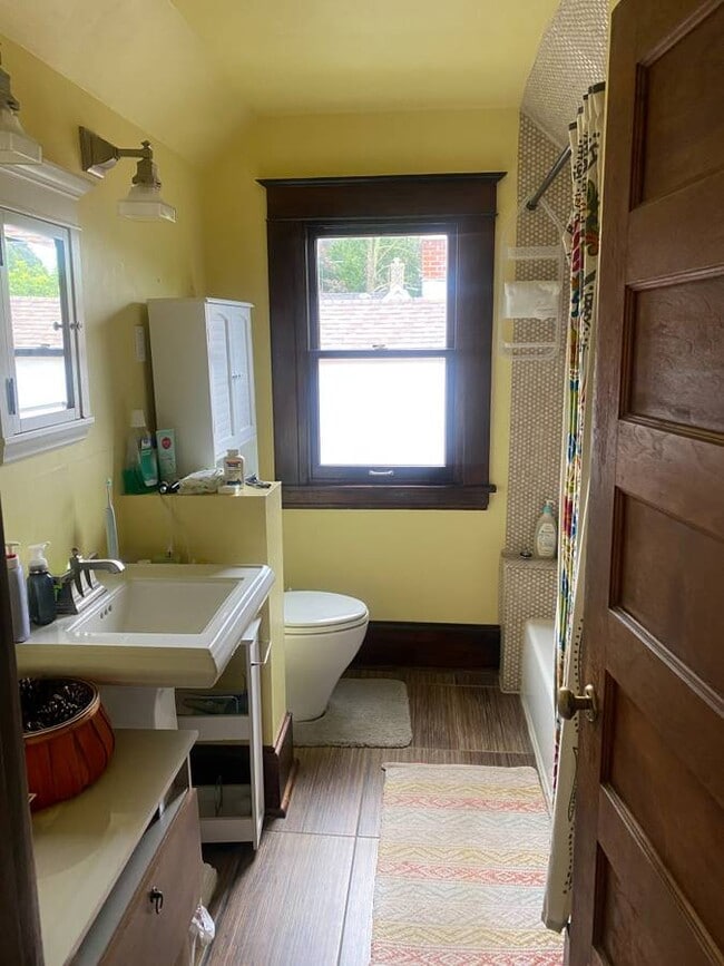 Building Photo - 4244 Nokomis Ave