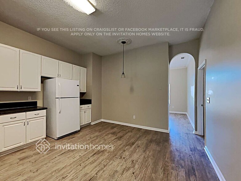 Building Photo - 8043 Sable Creek Dr E