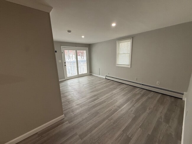 Building Photo - 176 Court St