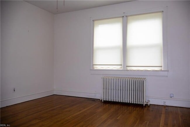 Building Photo - 107 E Taylor Ave