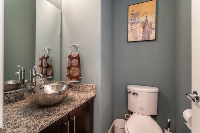 Building Photo - 2110 Shearn St