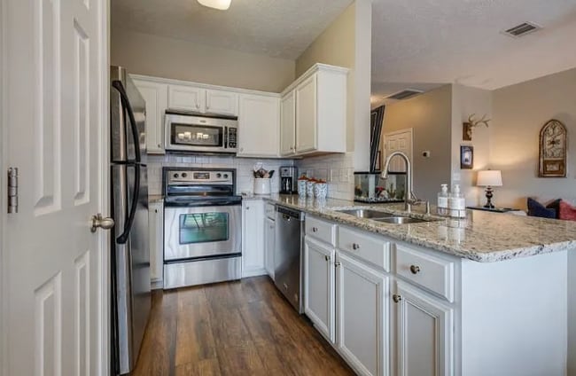 Building Photo - 8430 Charbay Cir