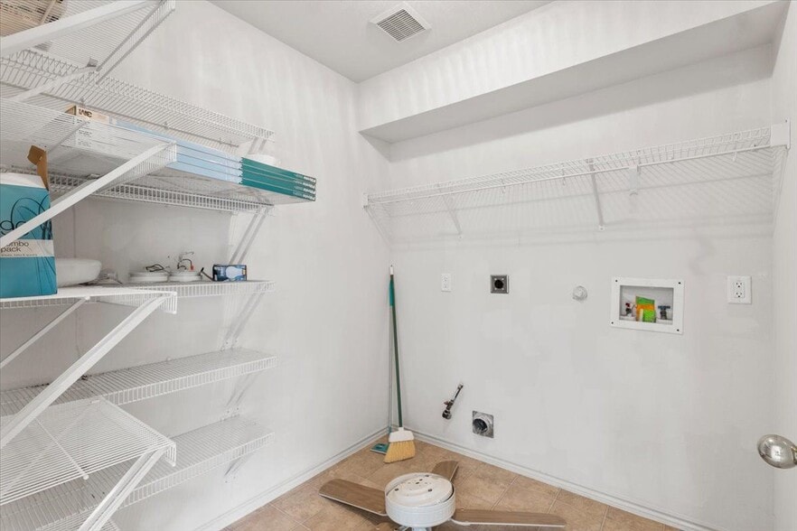 Building Photo - 14513 Spearmint Tea Trail