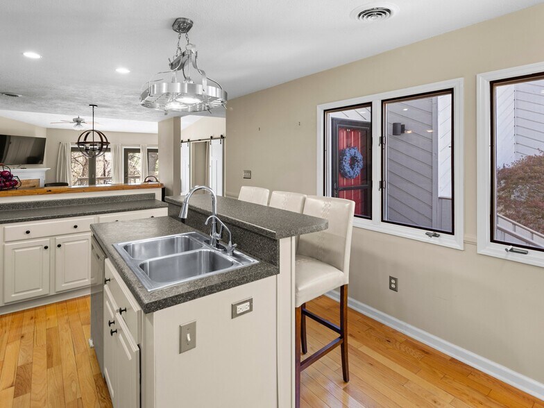 Building Photo - 106 Clubwood Ct