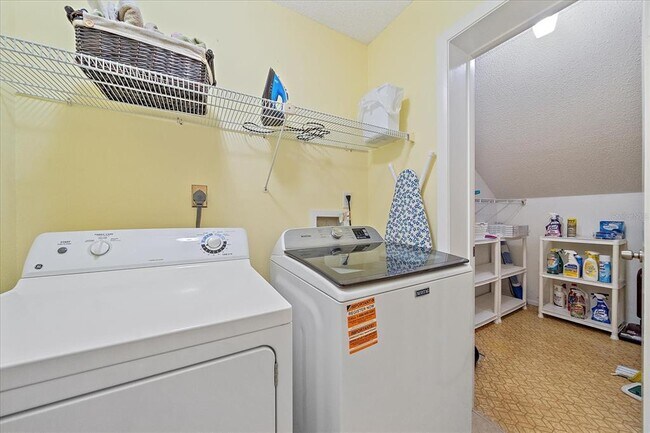 Building Photo - 6650 Draw Ln