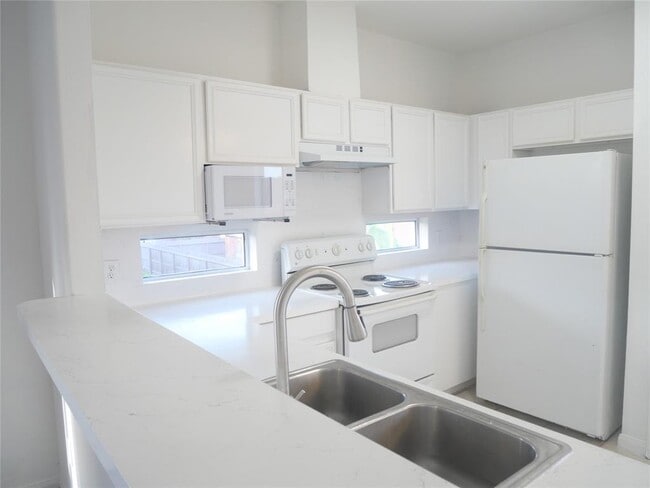 Building Photo - 6289 Wilcrest Dr