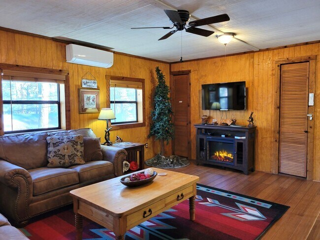Building Photo - 2 br, 2 bath House - 235 Hart Avenue