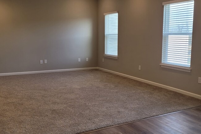 Building Photo - 3441 Alder Ave