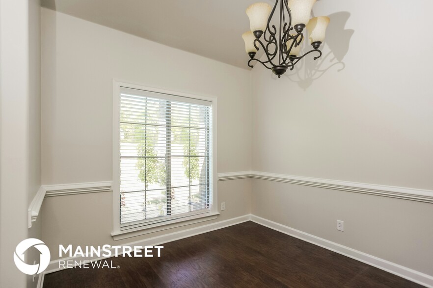 Building Photo - 10105 Cypress Lake Dr