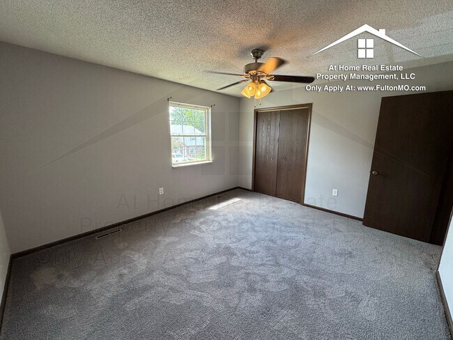 Building Photo - 533 Collier Ln