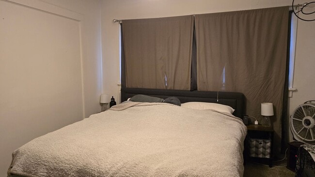 Building Photo - Great home in central La Grande