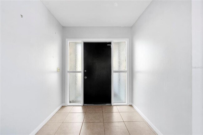 Building Photo - 621 Ashberry Ln