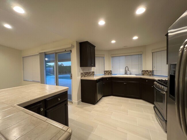 Building Photo - Gorgeous 3 bedrooms, 2 baths in highly desired North La Quinta