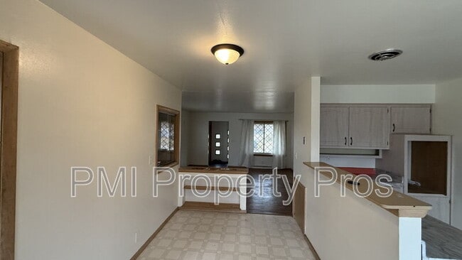 Building Photo - 8520 W Arden Pl