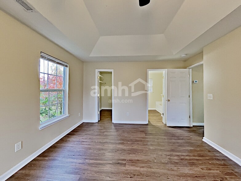 Building Photo - 1824 Devon Dr