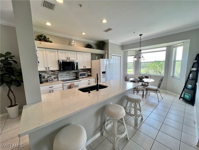 Building Photo - 8600 Cedar Hammock Cir