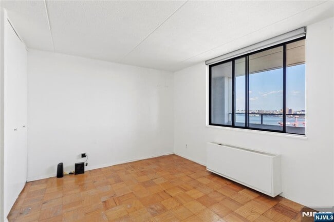 Building Photo - 250 Gorge Rd