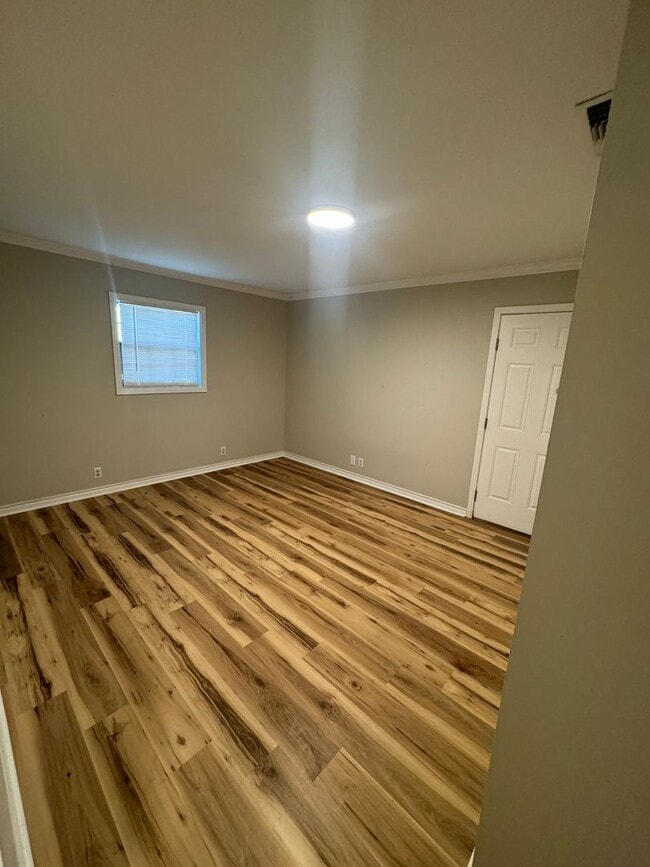 Building Photo - Large lot in Southern Hills....