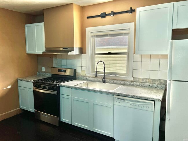 Building Photo - 1109 N Indiana Ave