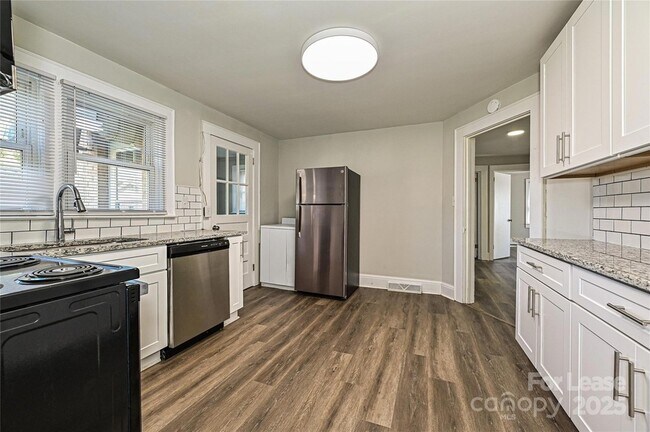 Building Photo - 411 Elizabeth Ave