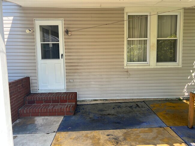 Building Photo - 42 W Ruby Ave