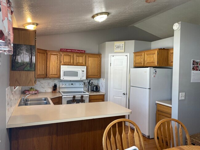 Building Photo - 5942 S 3975 W