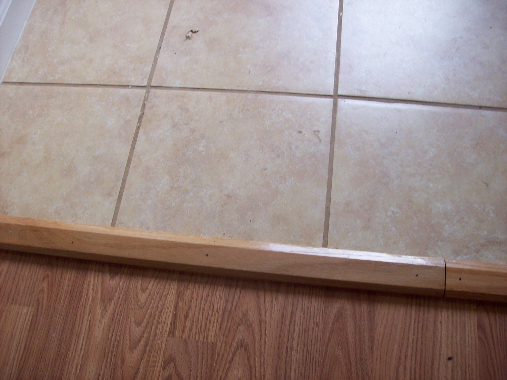 Ceramic tiled entryway - 1182 Middle Rd
