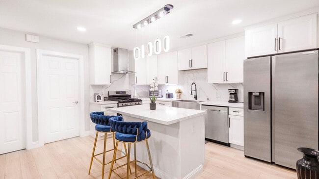 Building Photo - 8356 Adams St