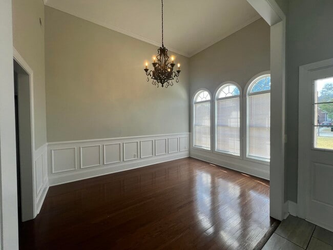 Building Photo - 2105 Harborview Dr