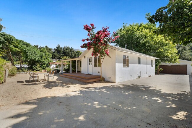 Building Photo - 228 N Pueblo Ave