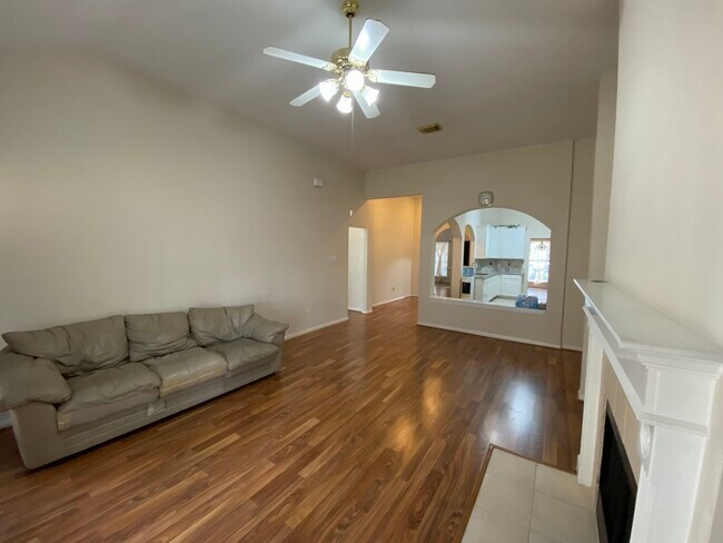 Building Photo - 16534 Wheatfield Dr