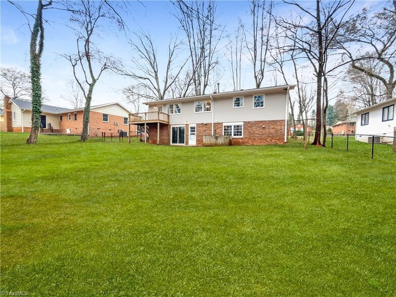 Building Photo - Room in House on Foxcroft Dr