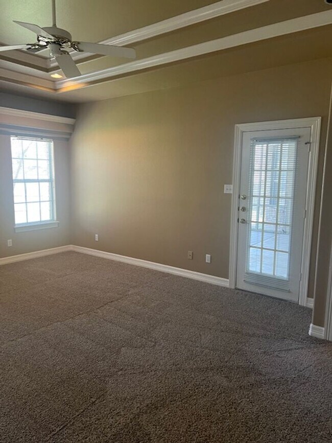 Building Photo - 3 Bedroom 3 Bathroom Berry Creek Home