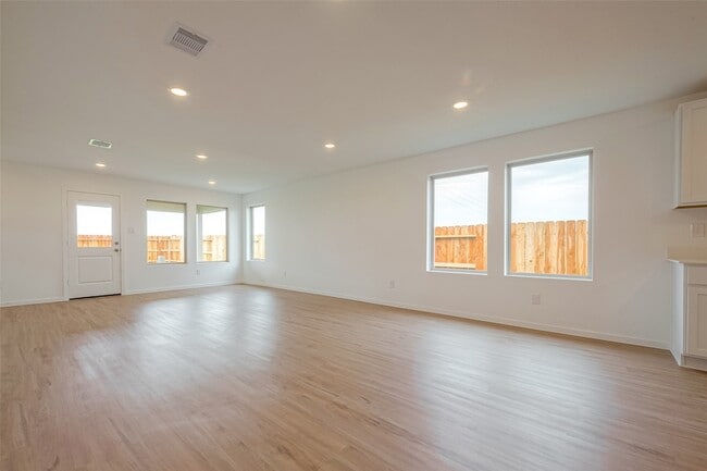 Building Photo - 3106 Elm Br Dr