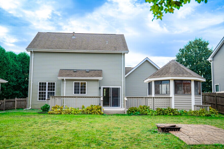 Building Photo - 1629 Silver Springs Ct