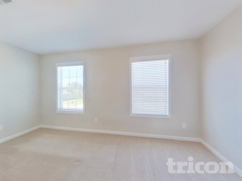 Building Photo - 920 Beverly Ct