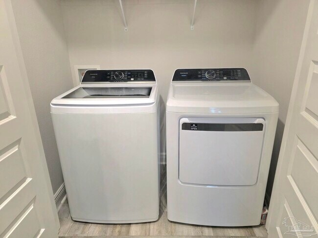 Building Photo - 710 Giese Ln