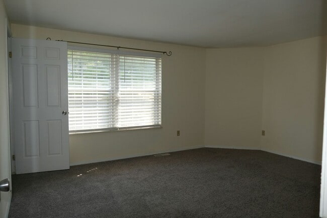 Building Photo - 3 Criswell Ln