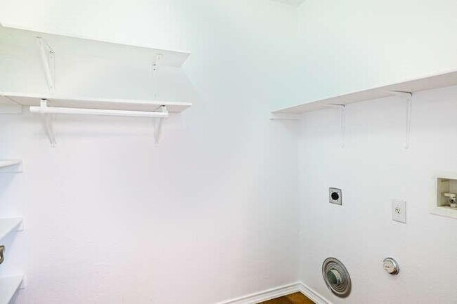 Building Photo - 5717 Malarkey Rd